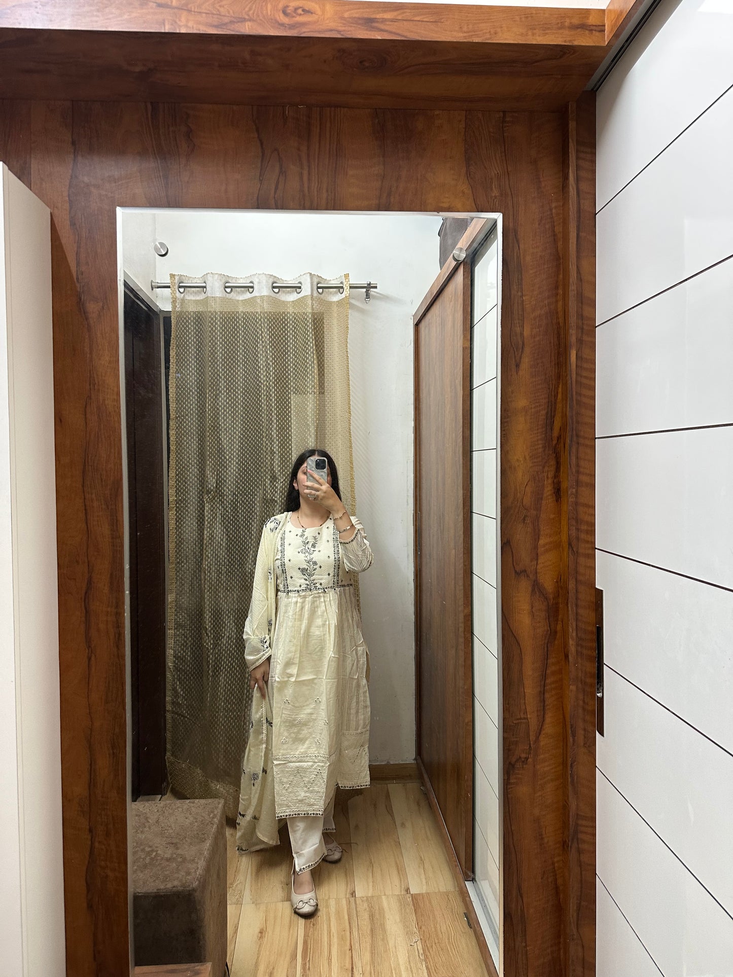 Elegant Off-White Embroidered Anarkali Suit Set with Dupatta